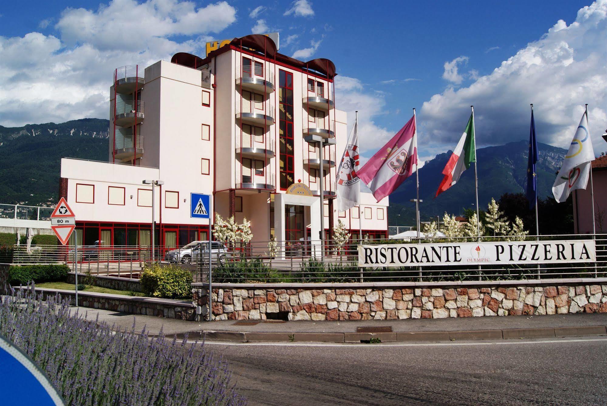 Hotel Sporting Trento Exterior photo