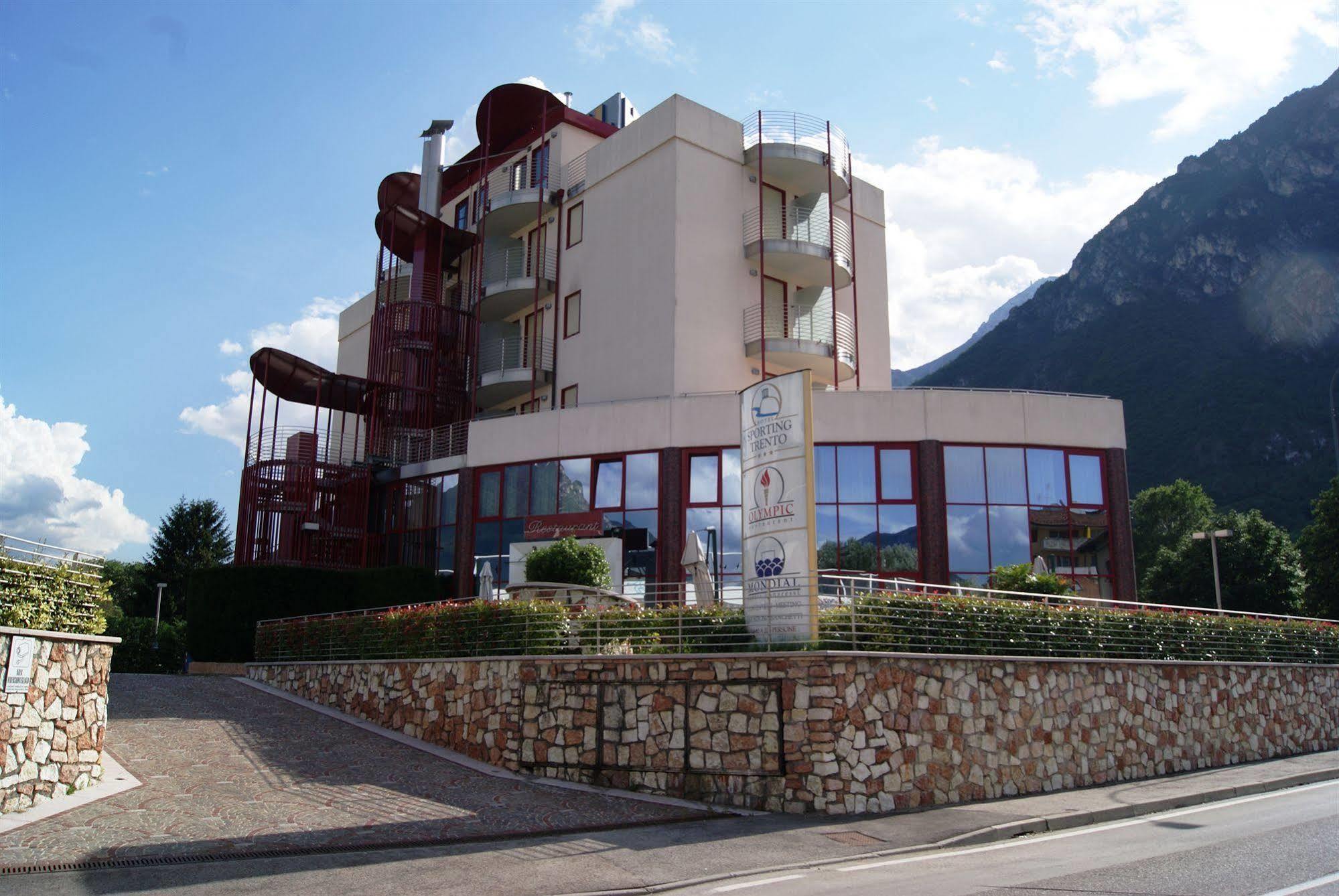 Hotel Sporting Trento Exterior photo